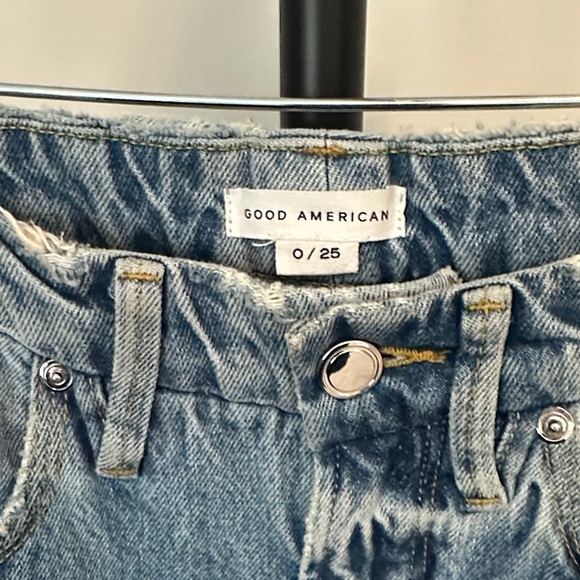 Good American Distressed Blue Jeans - Picture 2 of 8